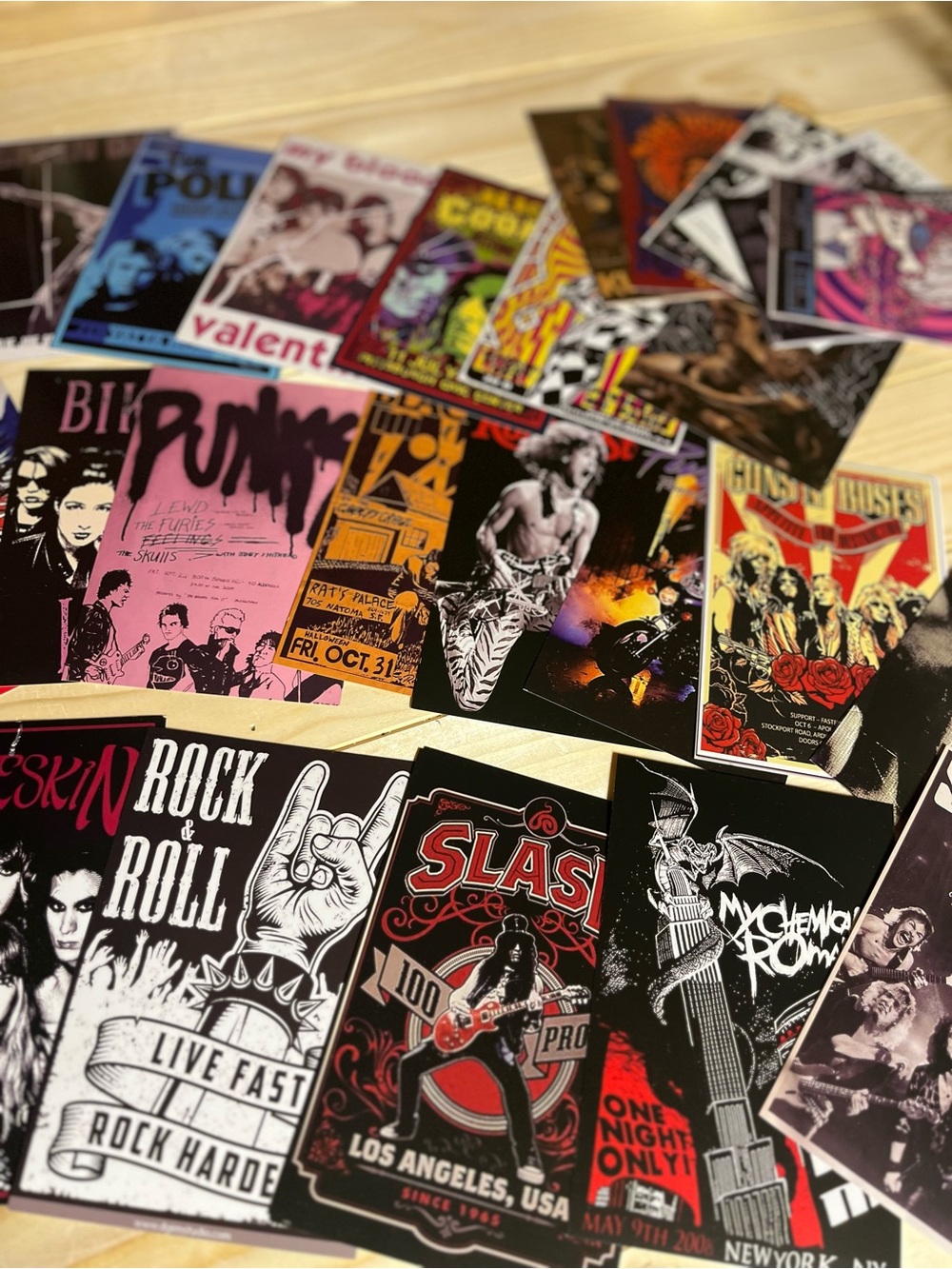 JZHLLOY 60 Piece Punk Rock Wall Collage Kit - NEW in BOX